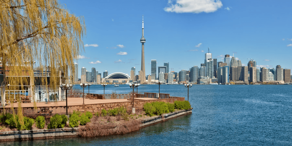 Top  Toronto Travel Attractions Nobody Should Miss